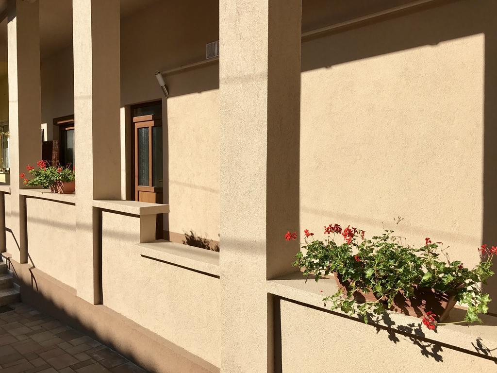 Origo Vendeghaz Hotel Sarospatak Exterior photo